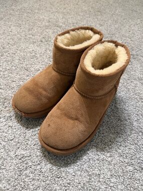 Chestnut colored UGG Girls Classic Mini II boots